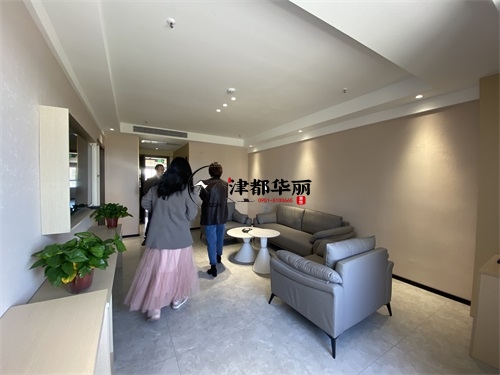 銀川裝修公司|銀川程封酒店改造裝修現(xiàn)場(chǎng)量尺